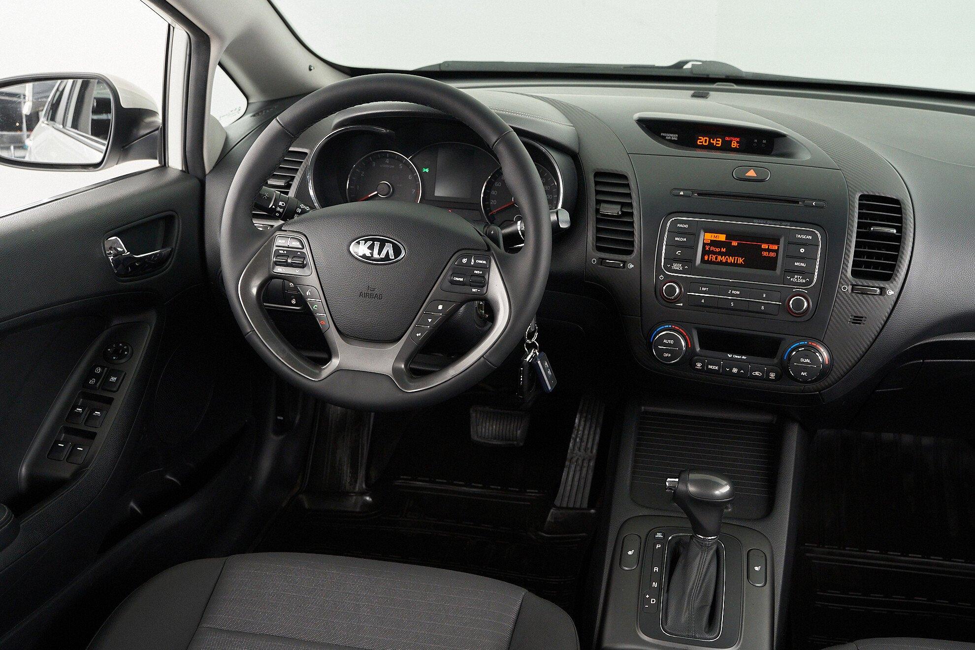 Kia Cerato 2013, белый