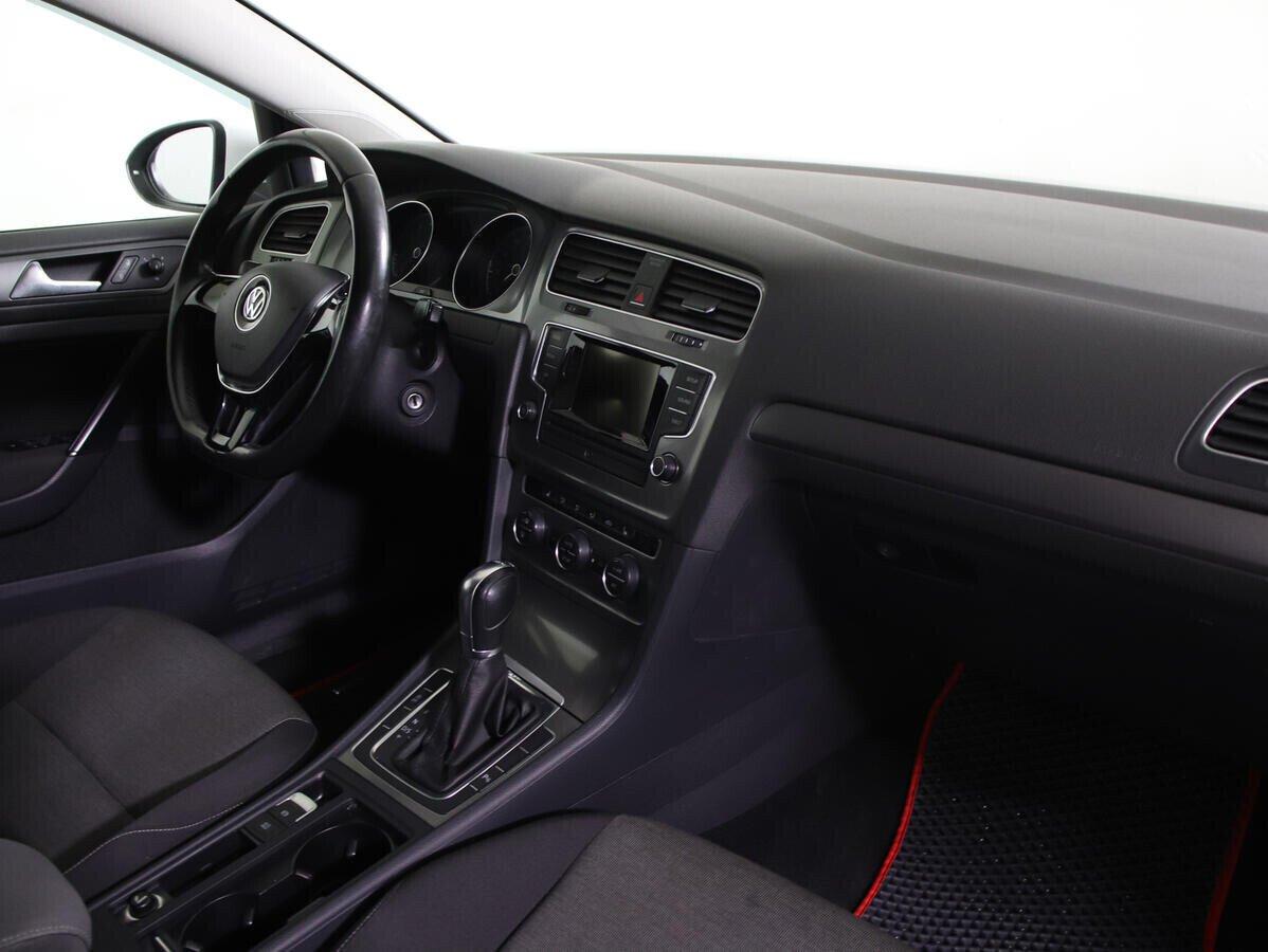 Volkswagen Golf 2014, белый