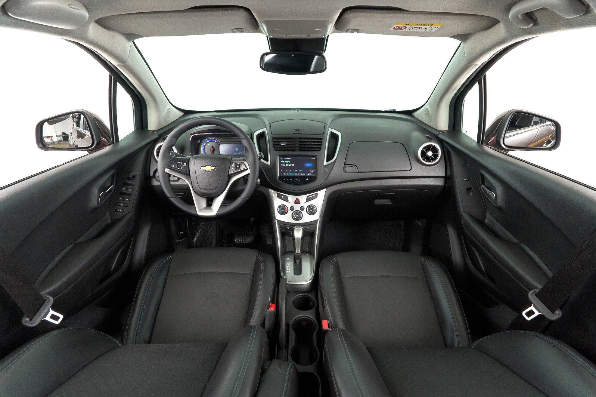 Chevrolet Tracker 2016, коричневый