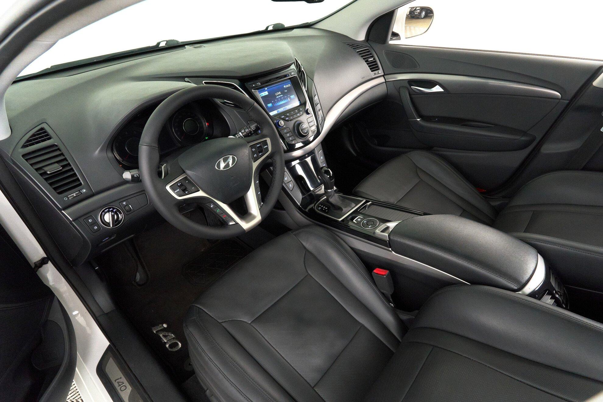 Hyundai i40 2012, белый