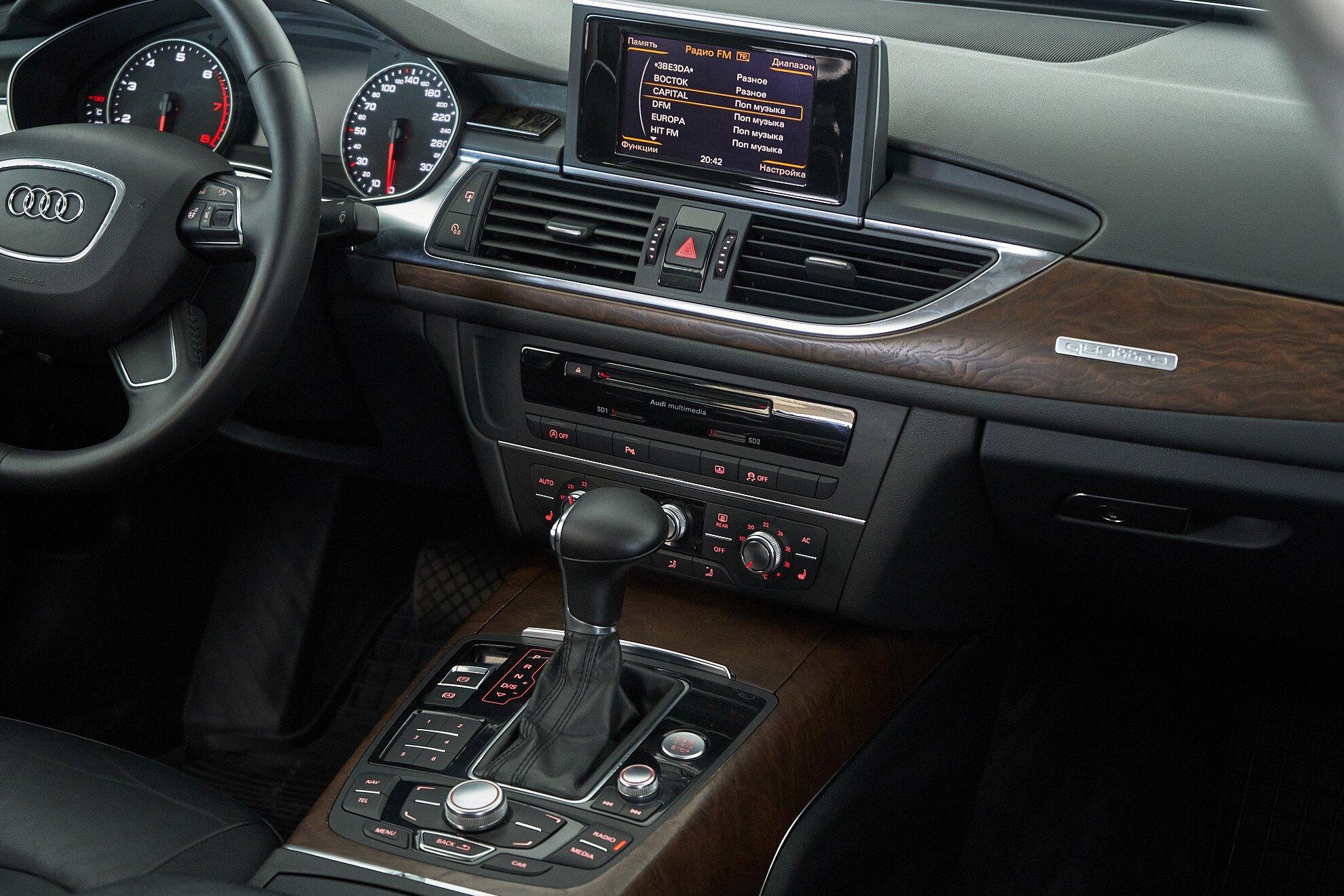 Audi A6 2012, черный