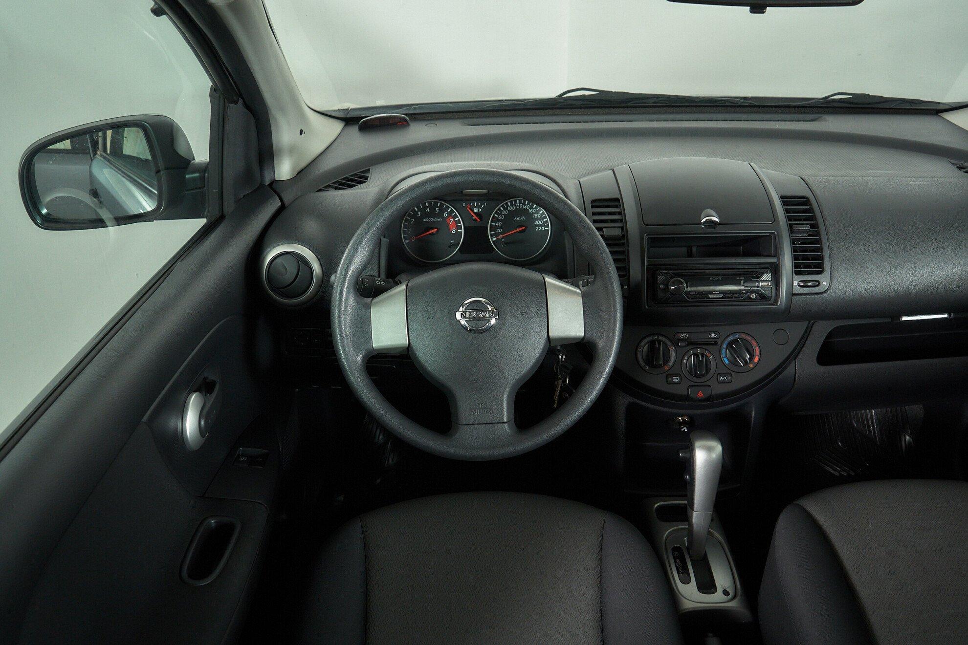 Nissan Note 2013, серый