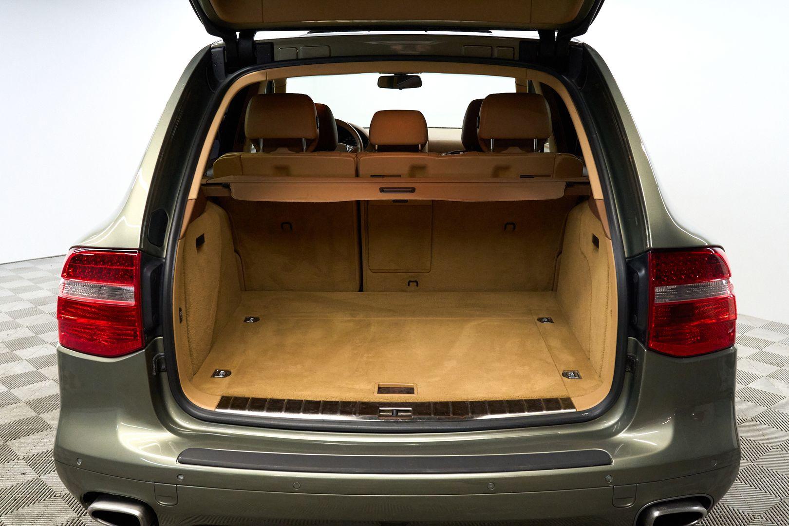 Porsche Cayenne 2009, зеленый