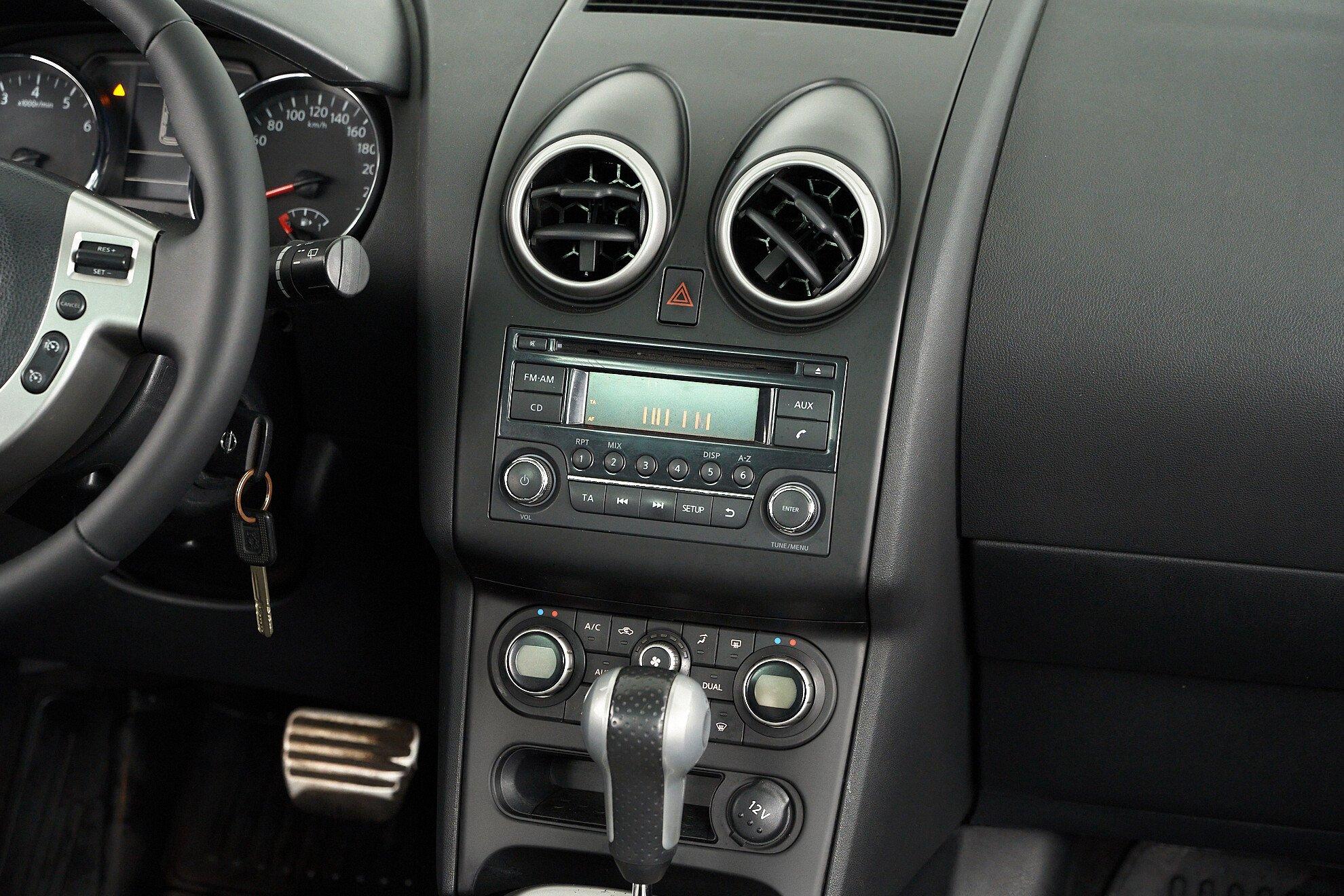 Nissan Qashqai 2012, черный