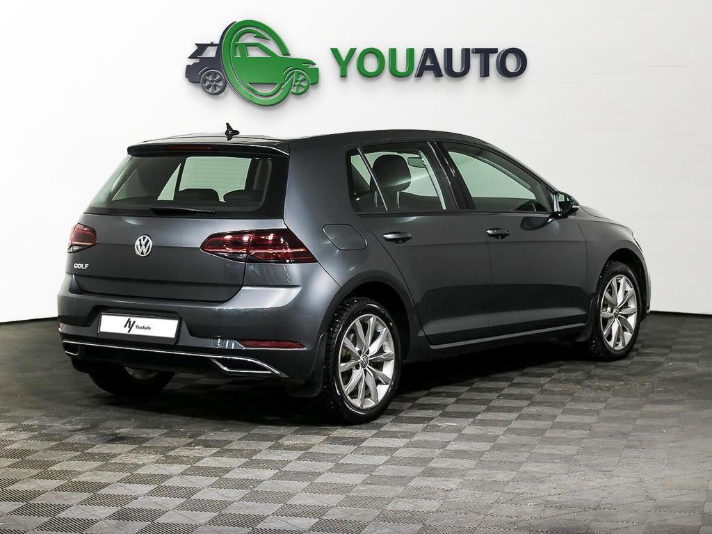 Volkswagen Golf 2019, серый