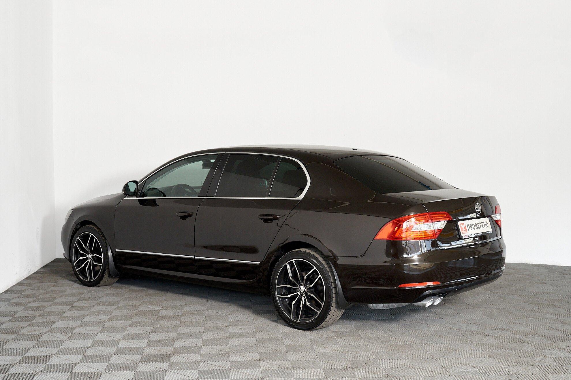 Skoda Superb 2014, коричневый