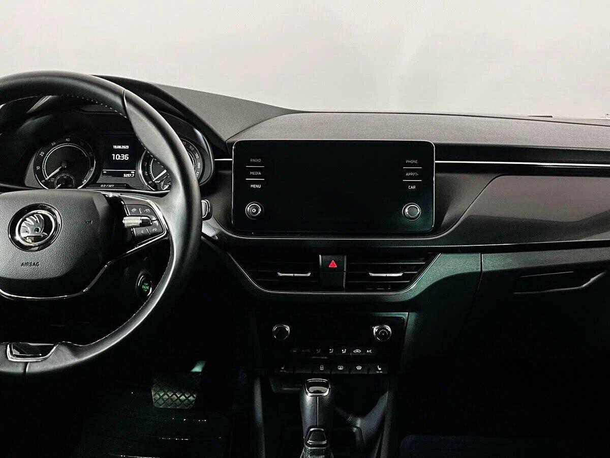 Skoda Rapid 2020, красный