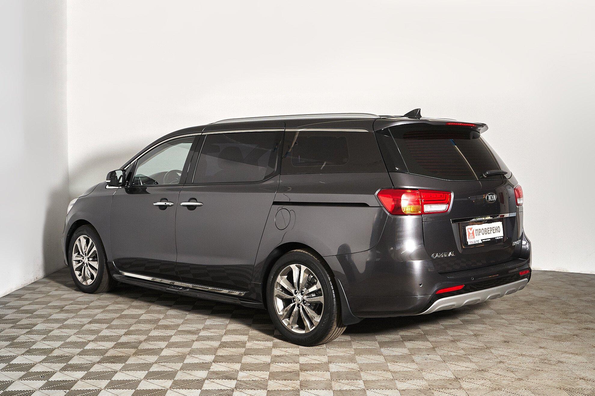 Kia Carnival 2018, серый