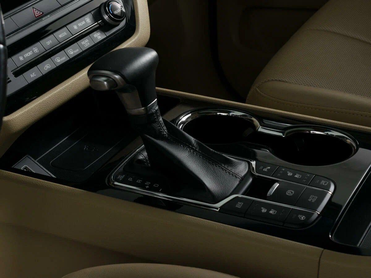 Kia Carnival 2017, черный