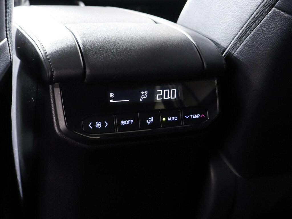 Toyota Highlander 2022, черный