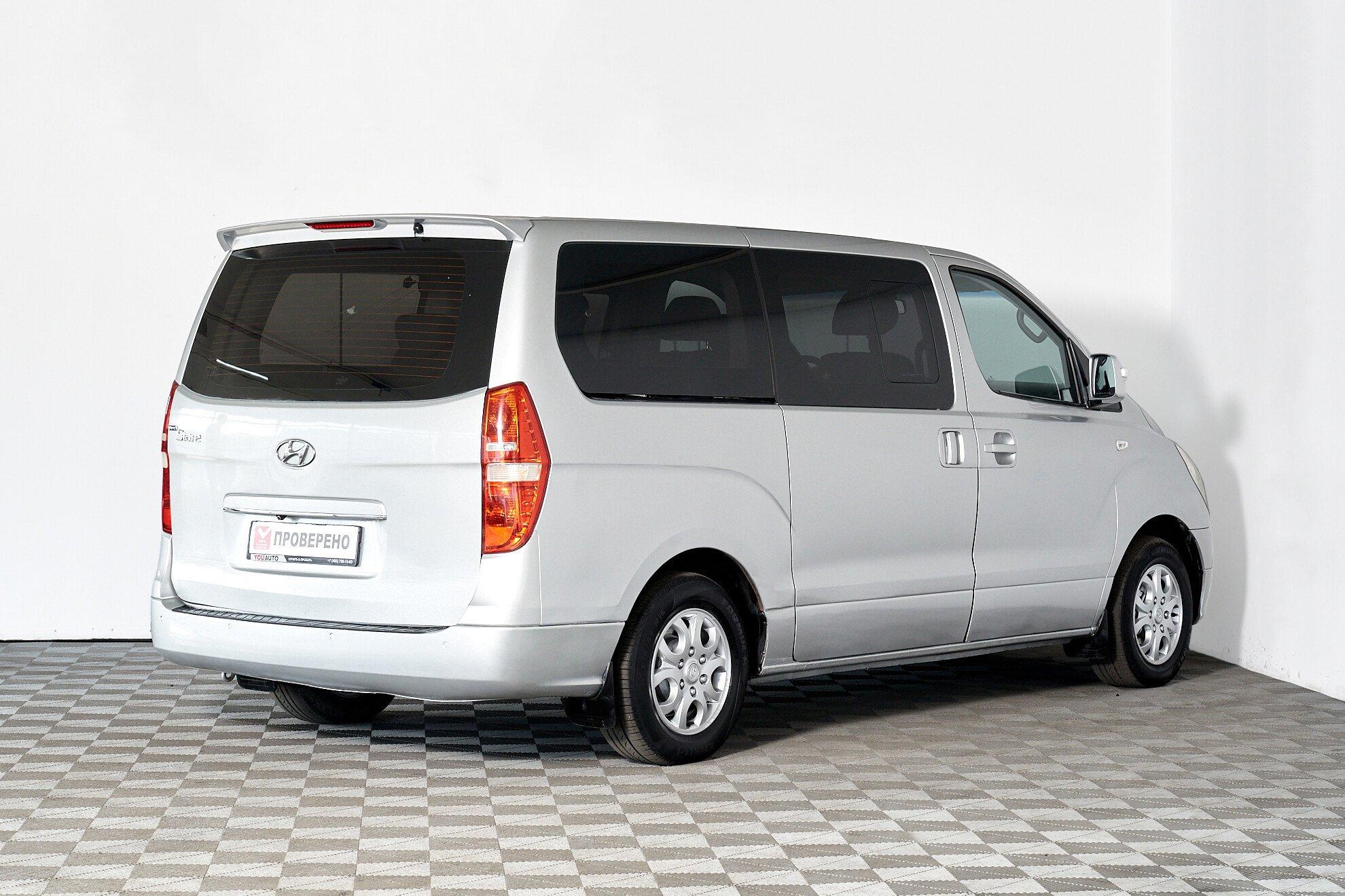 Hyundai Grand Starex 2012, серый