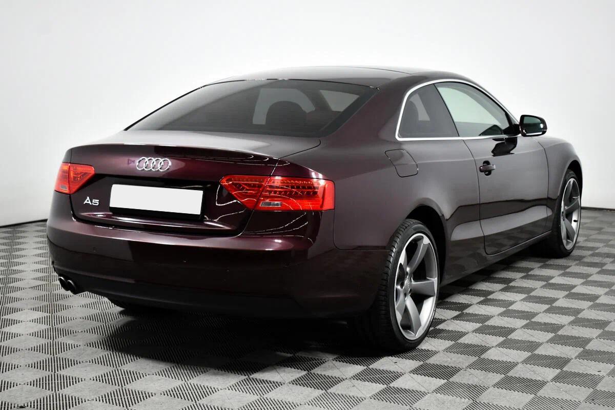Audi A5 2016, пурпурный