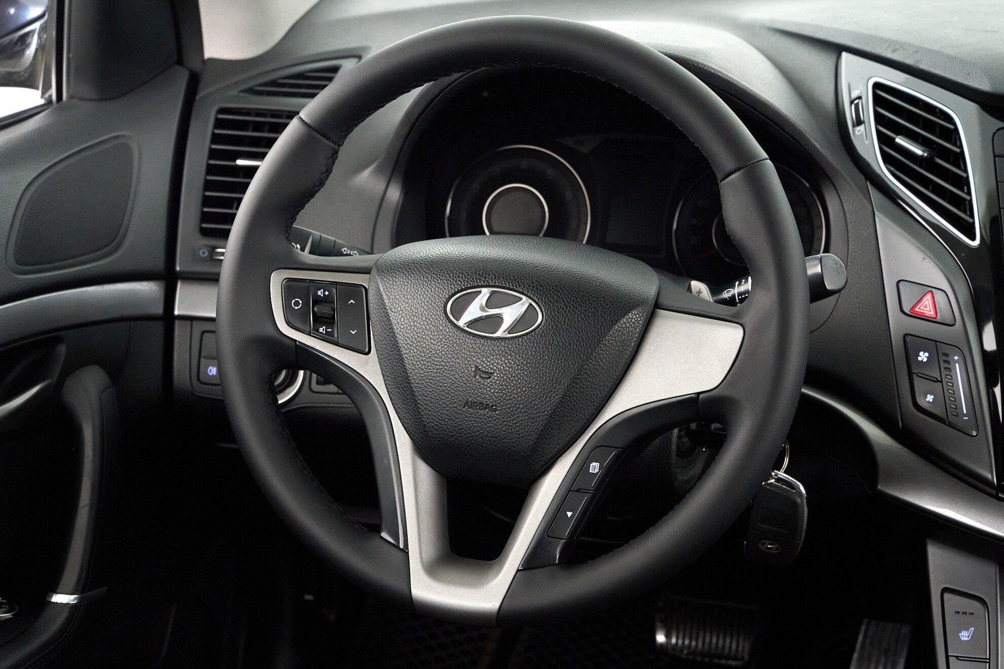 Hyundai i40 2016, синий