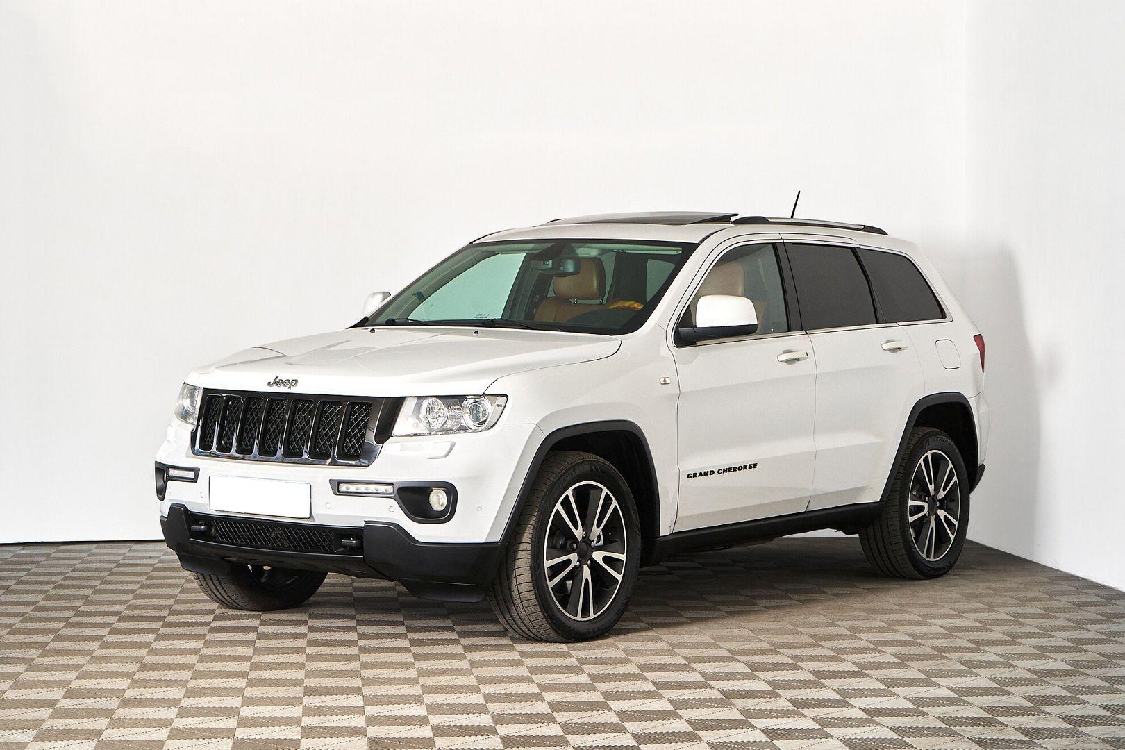 Jeep Grand Cherokee 2011, белый