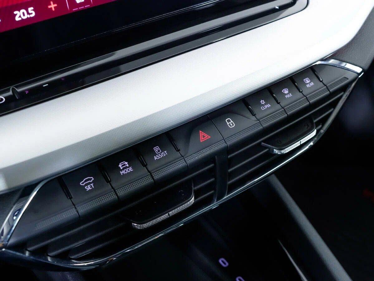 Skoda Octavia 2020, черный
