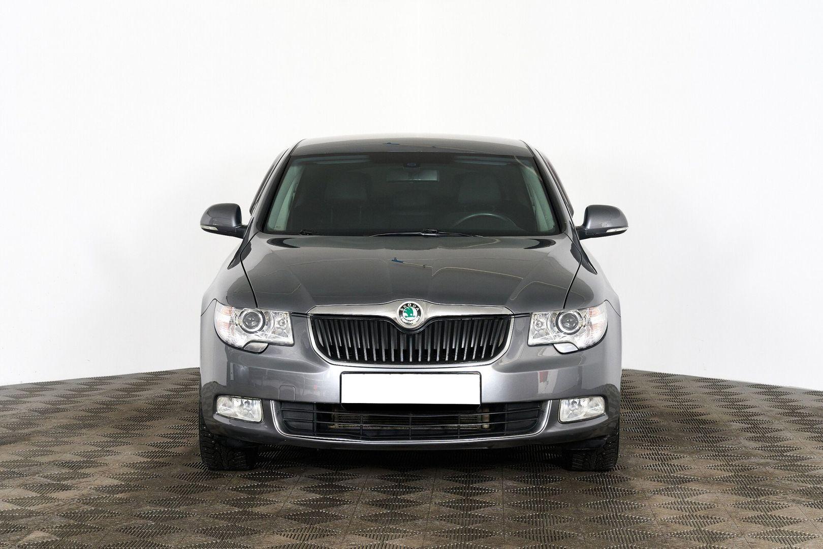 Skoda Superb 2011, серый