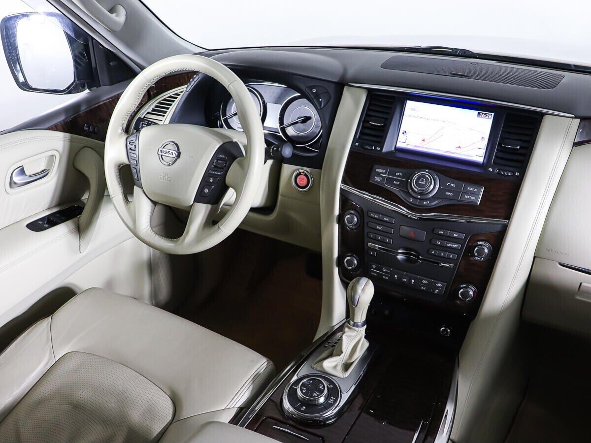 Nissan Patrol 2013, бежевый