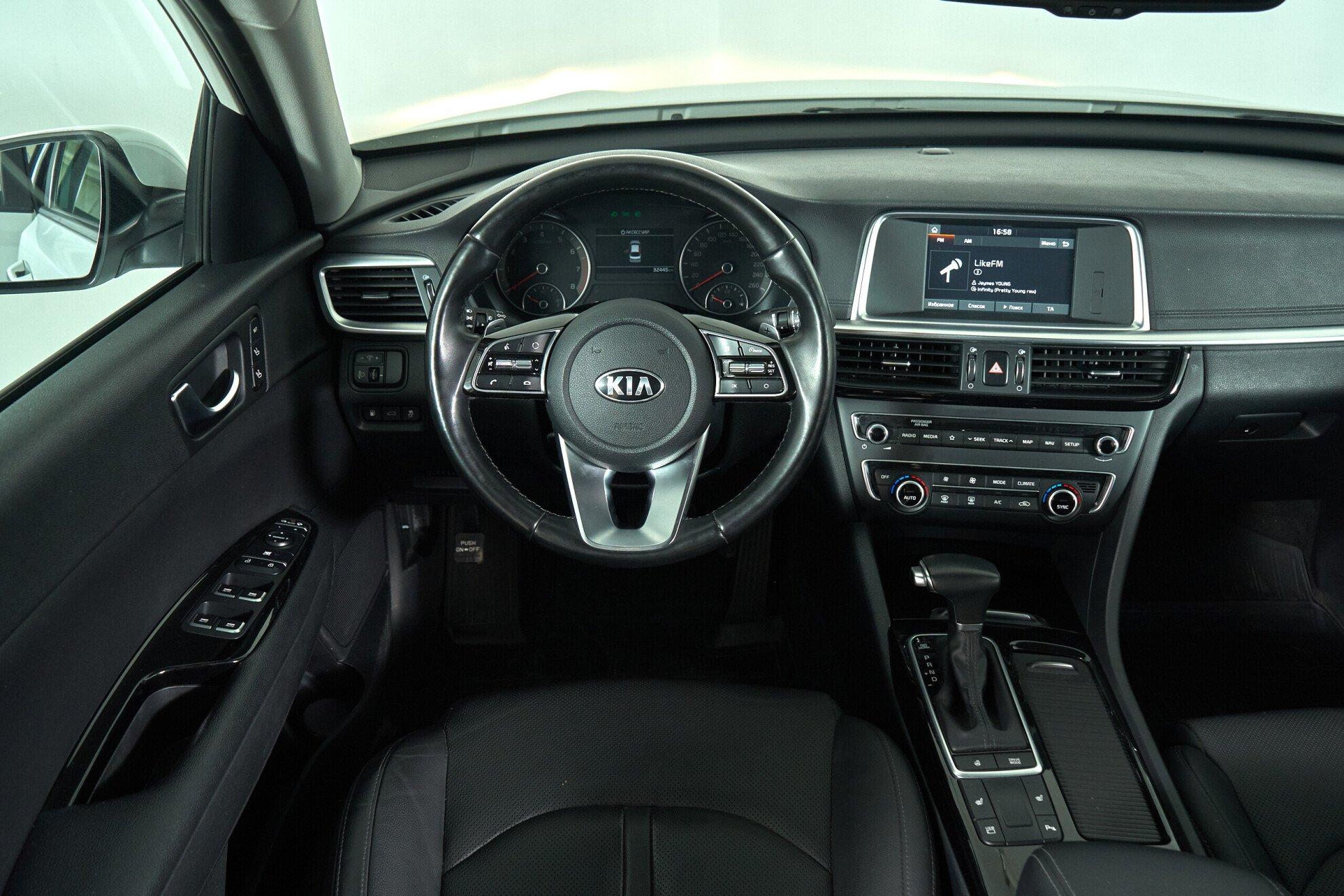 Kia Optima 2019, белый