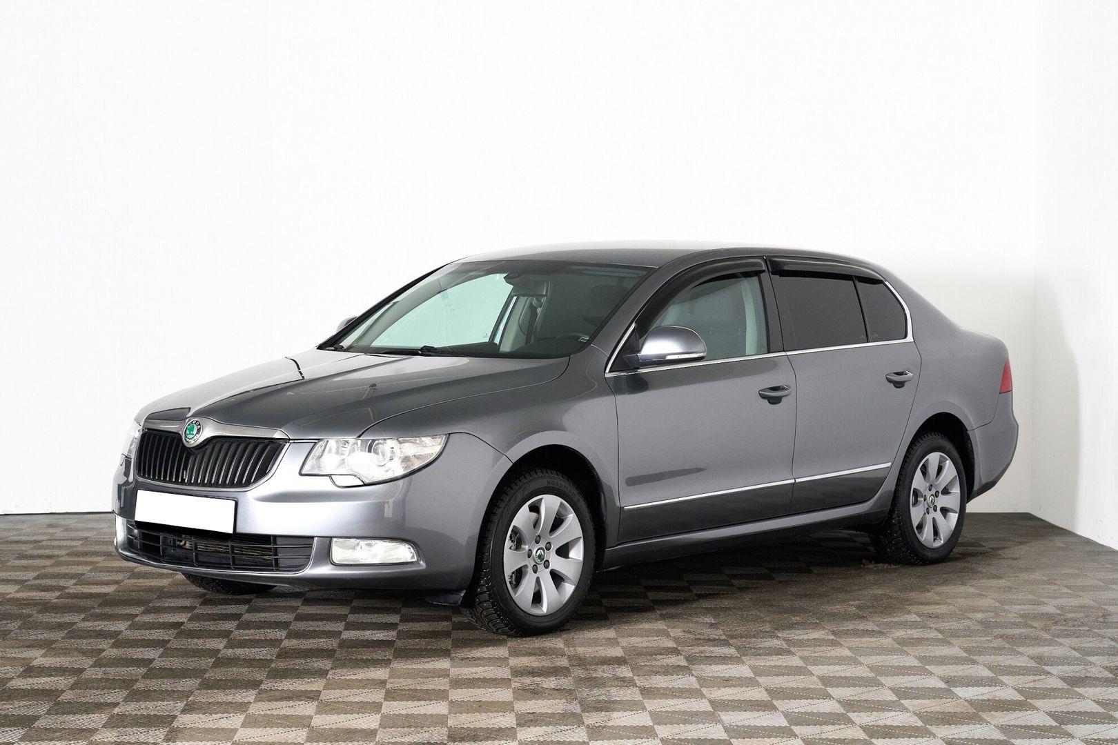 Skoda Superb 2011, серый