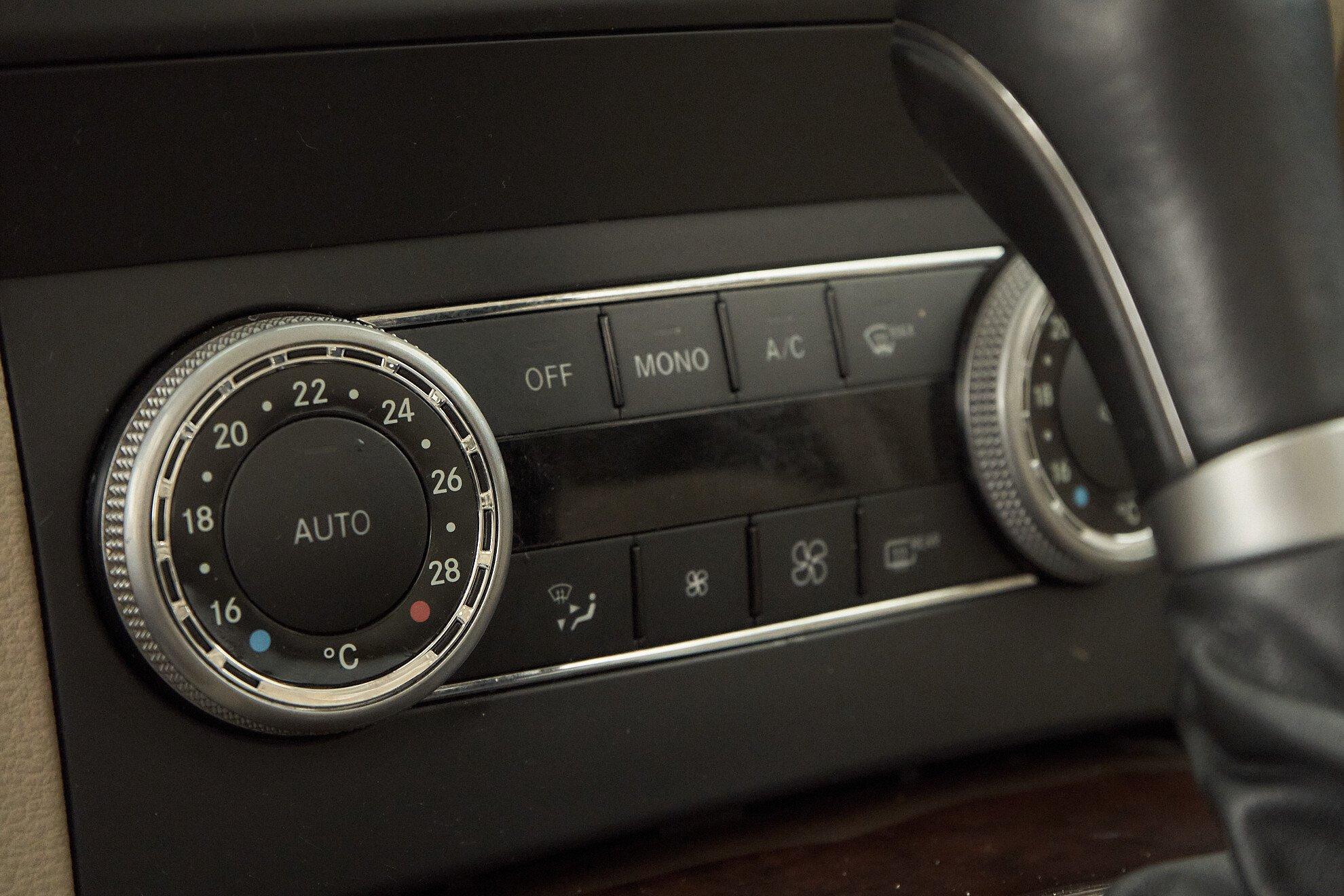 Mercedes-Benz GLK-Класс 2010, белый