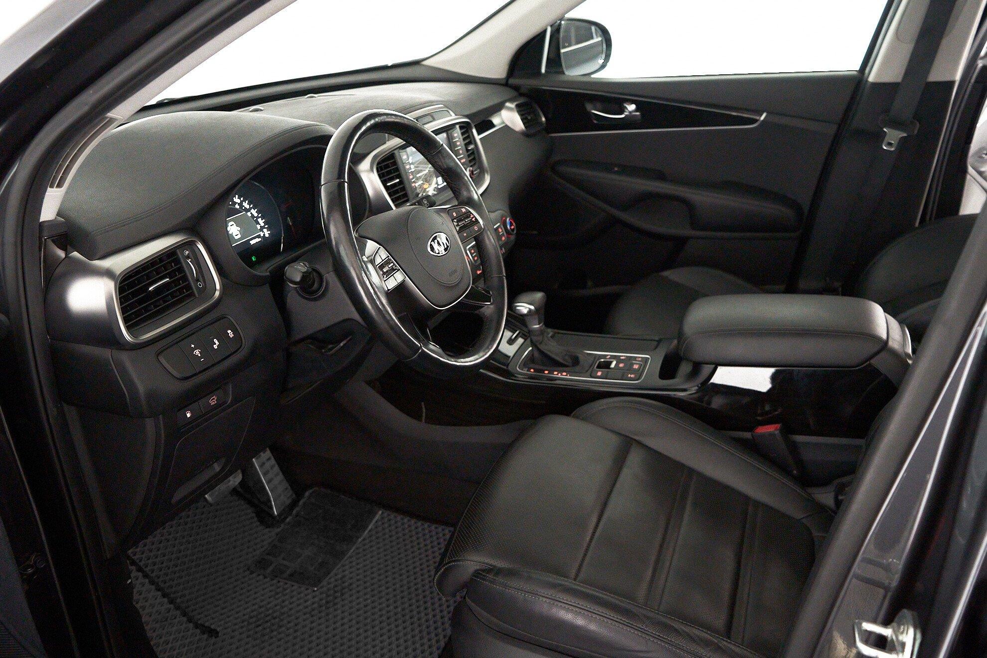 Kia Sorento 2019, серый