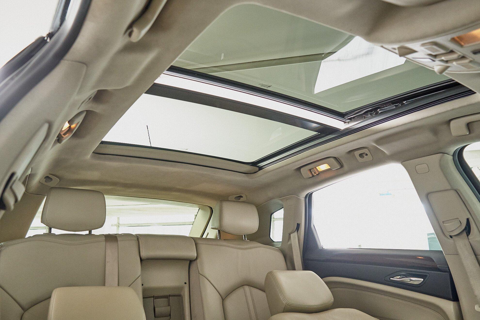Cadillac SRX 2010, черный