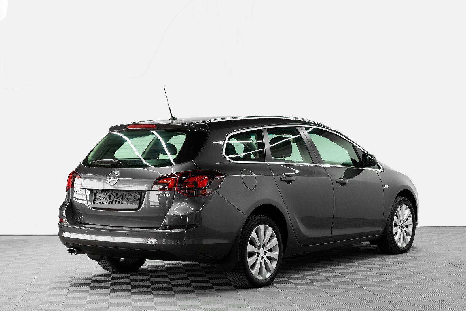 Opel Astra 2012, серый