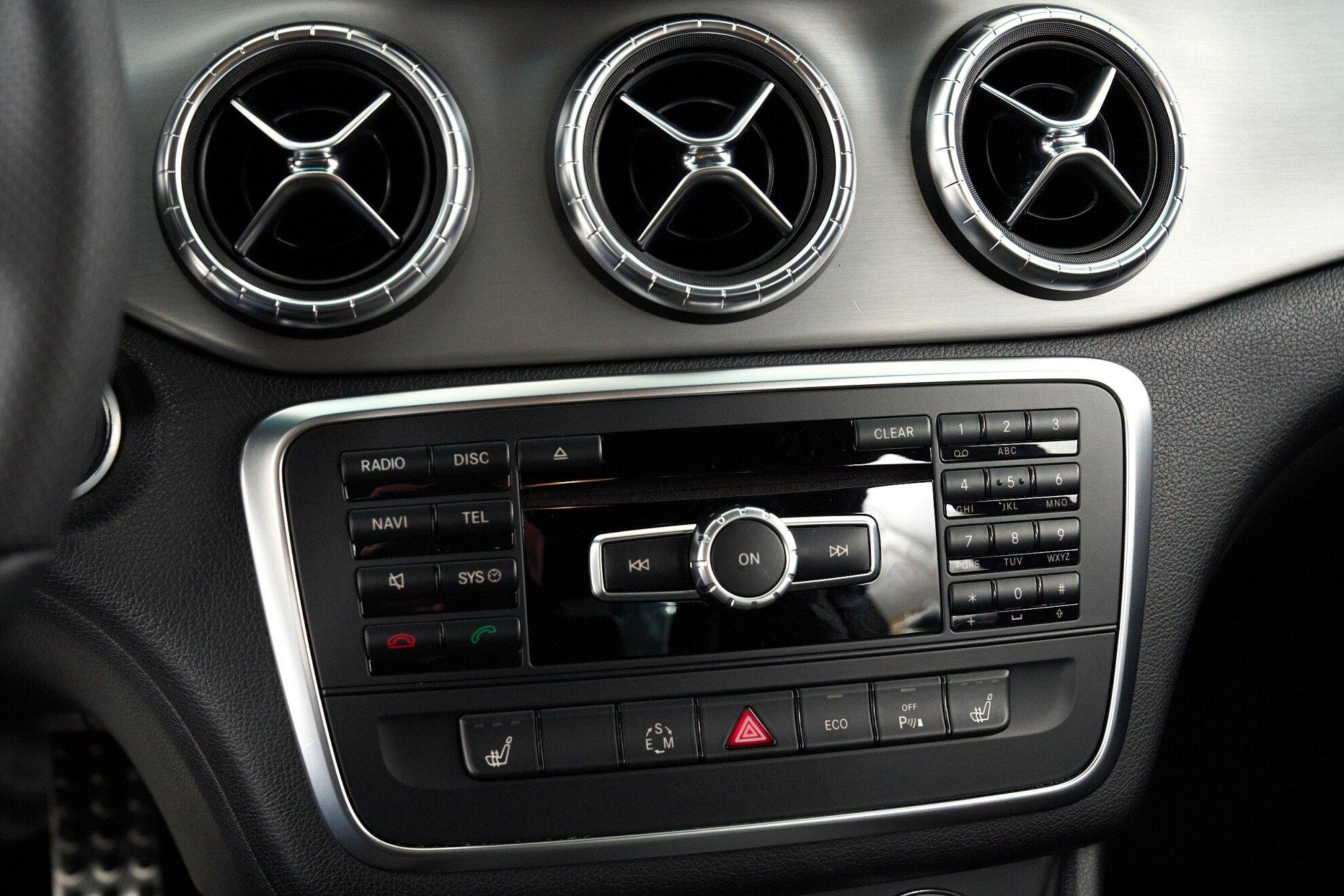Mercedes-Benz CLA 2014, красный