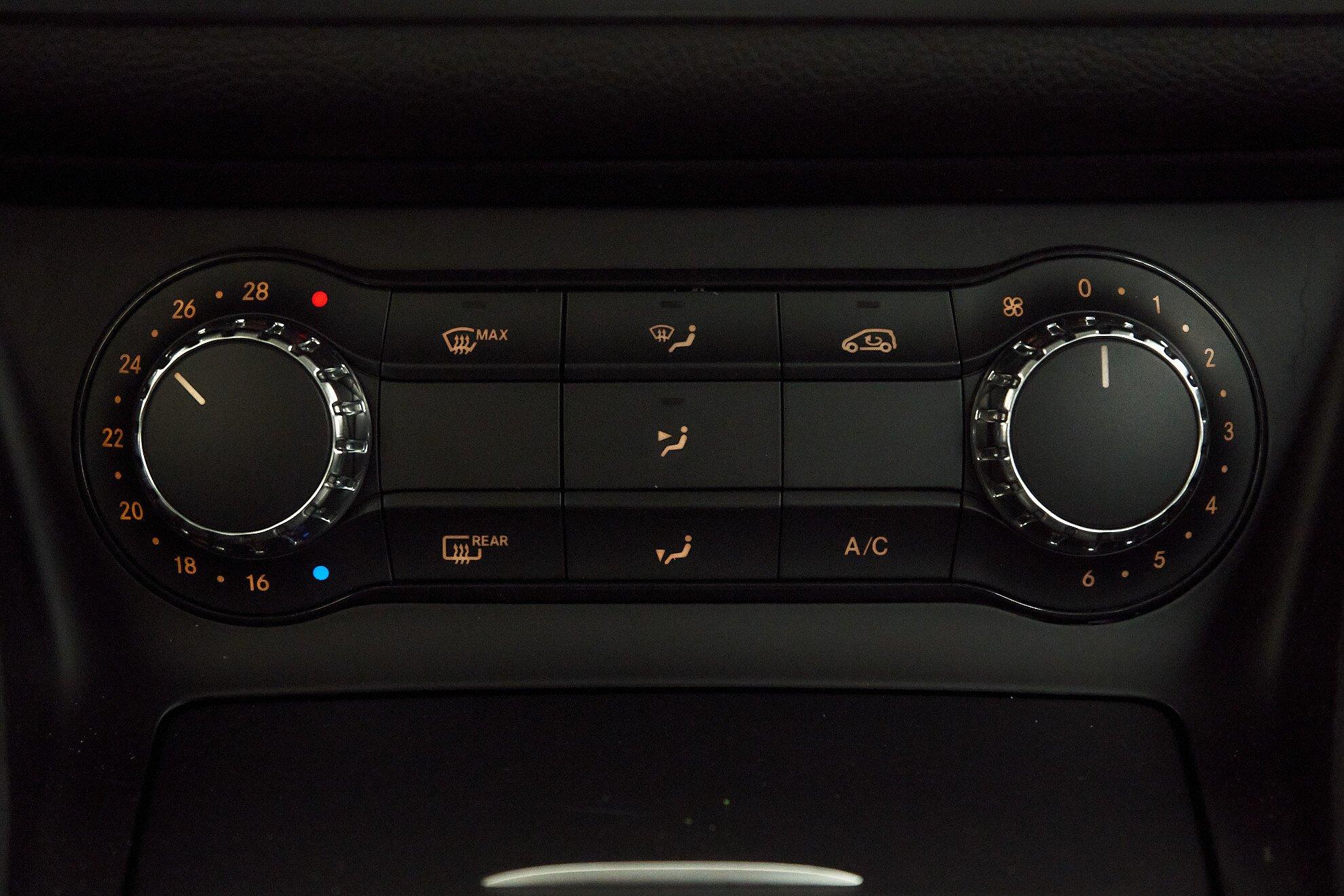 Mercedes-Benz CLA 2013, серый