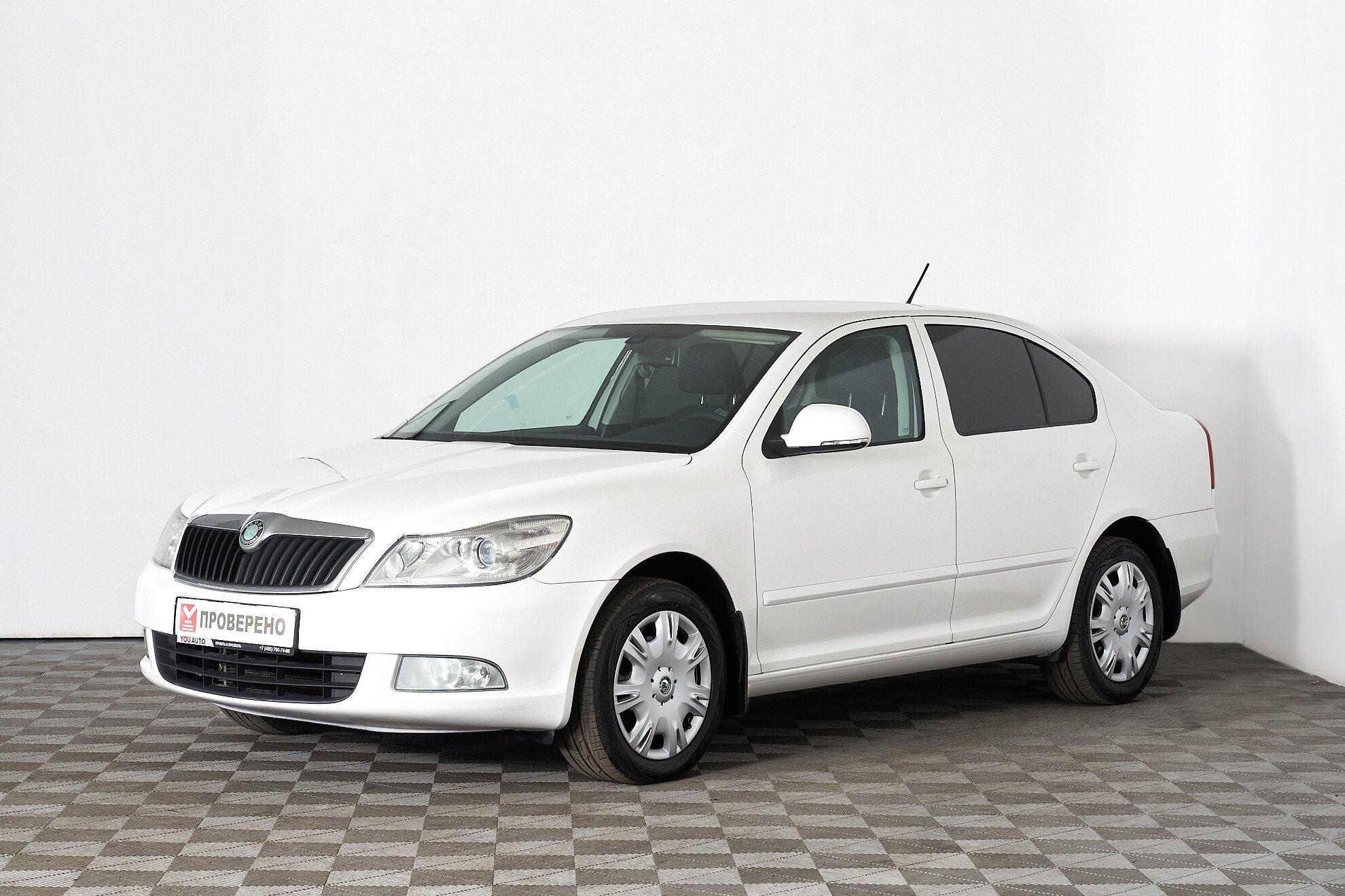 Skoda Octavia 2013, белый