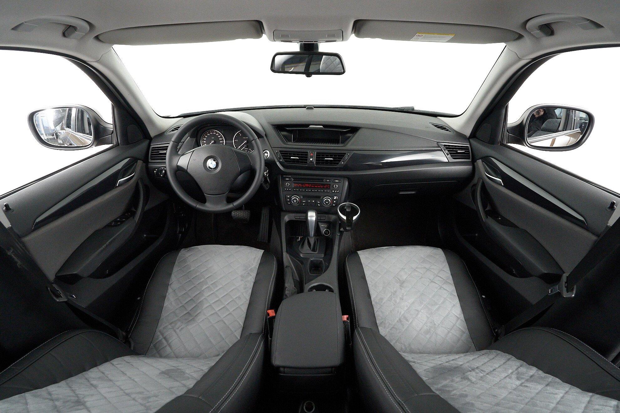 BMW X1 2011, коричневый