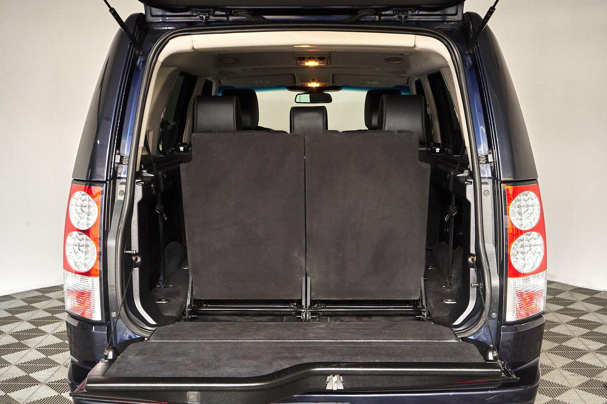 Land Rover Discovery 2013, синий