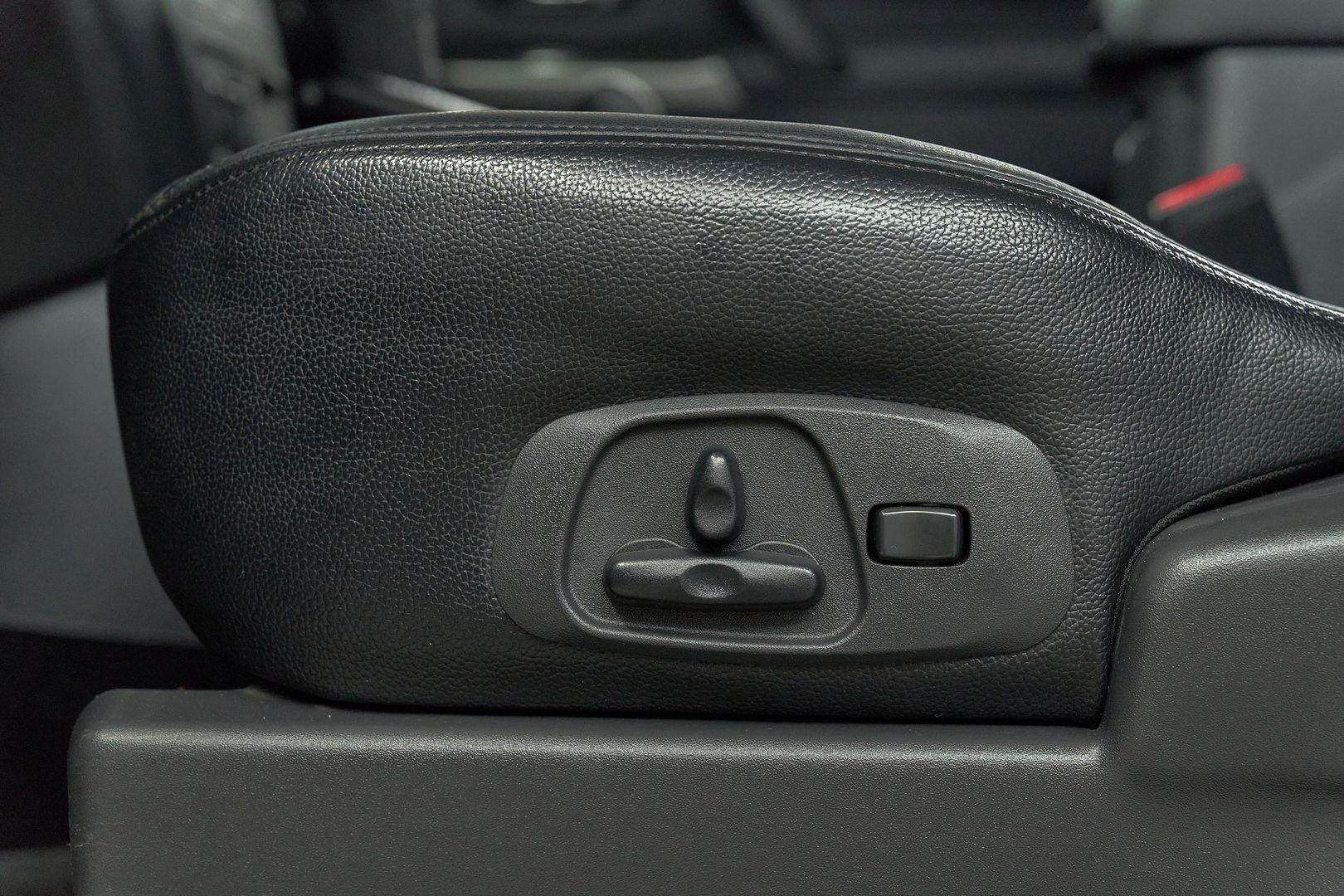 Mitsubishi Pajero 2012, черный