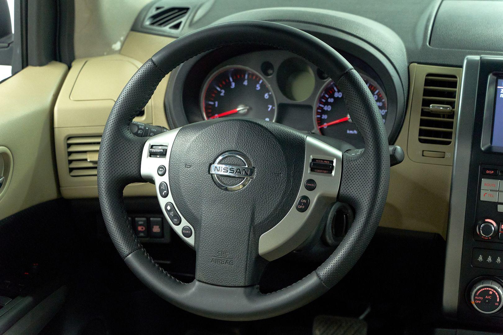 Nissan X-Trail 2010, черный