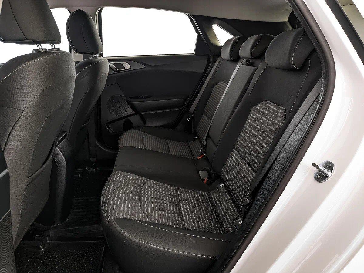 Kia Ceed 2022, белый