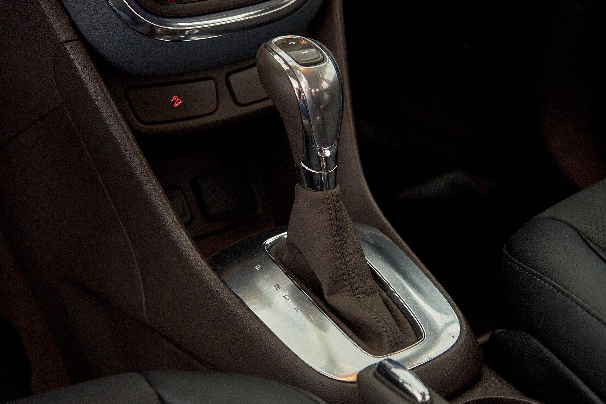 Opel Mokka 2013, белый