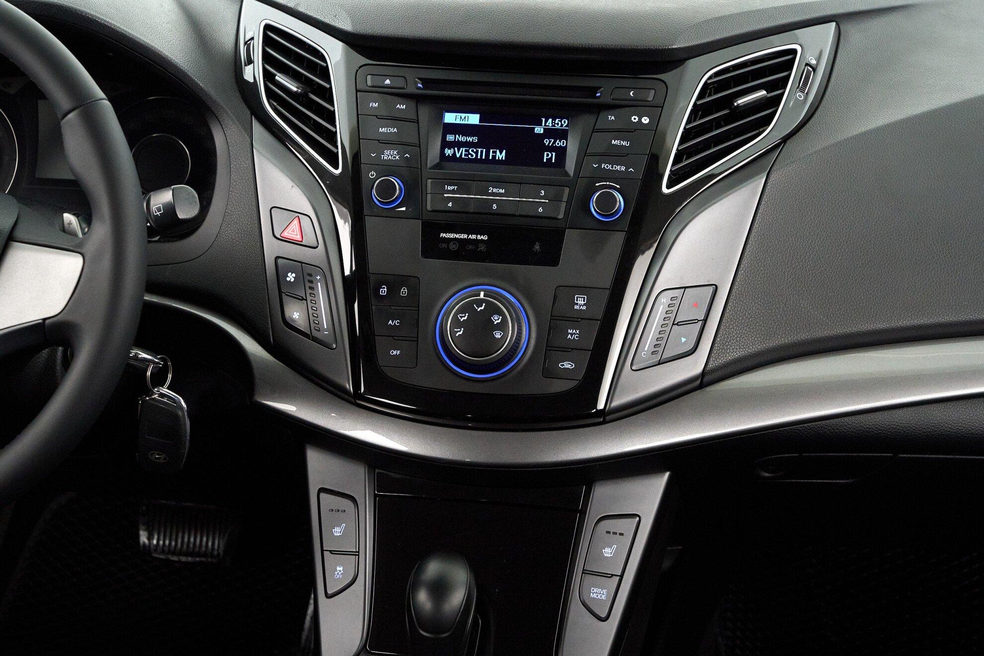 Hyundai i40 2016, синий