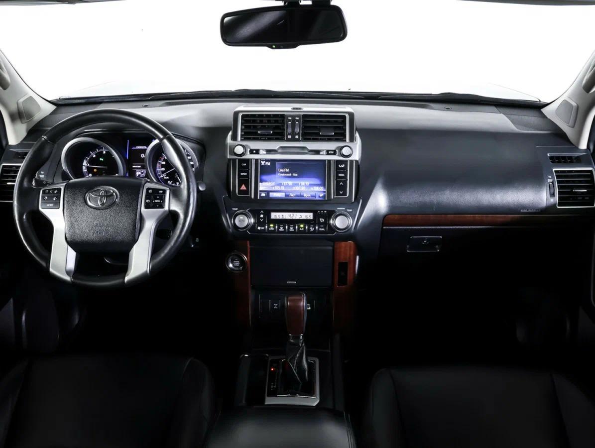 Toyota Land Cruiser Prado 2015, серый