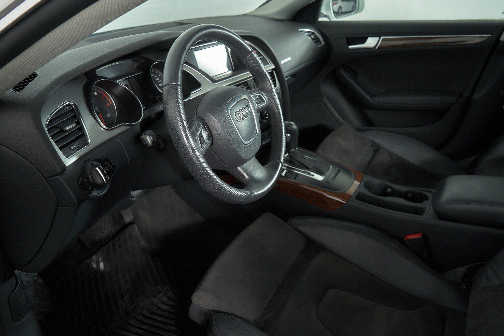 Audi A5 2011, белый