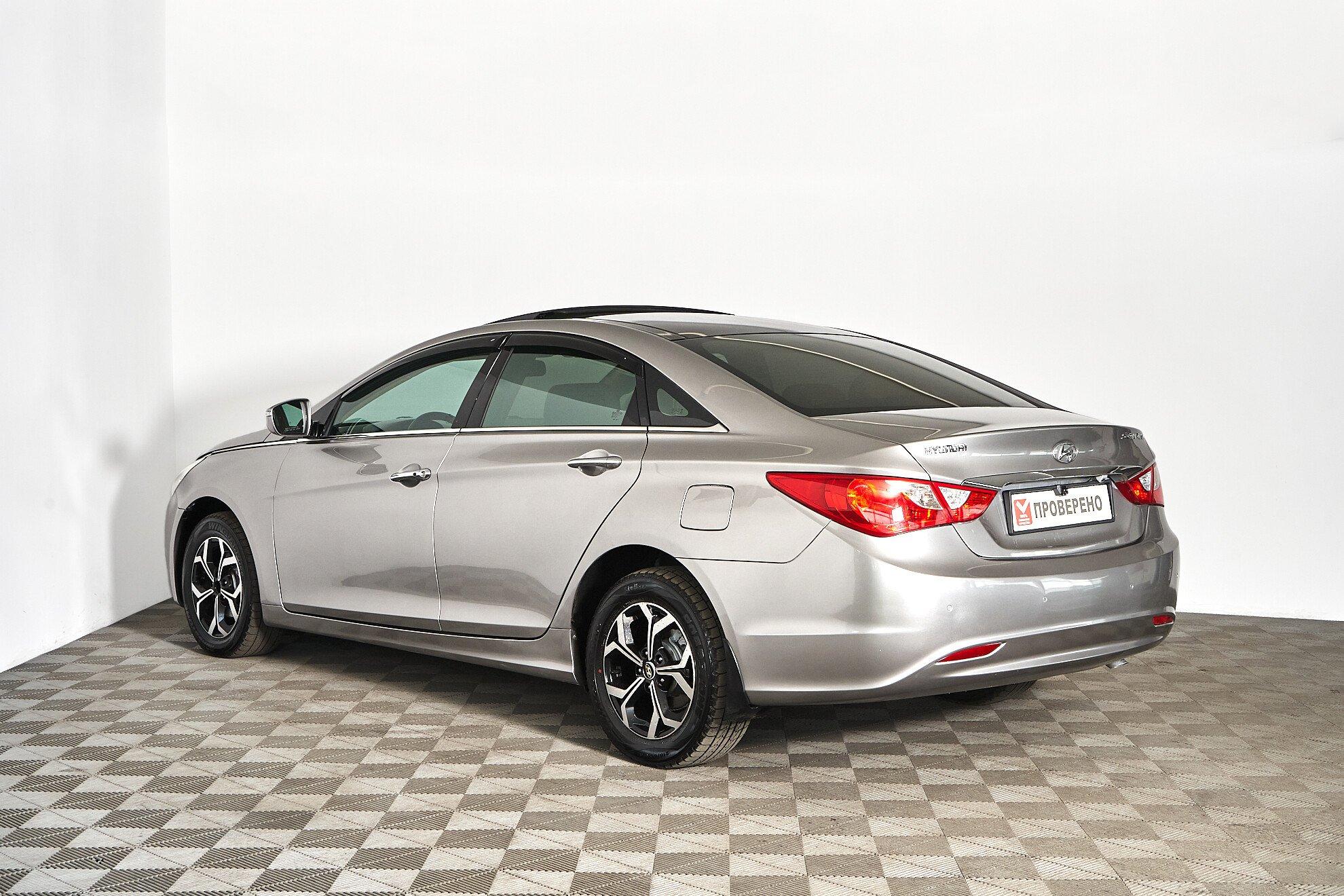 Hyundai Sonata 2010, серый