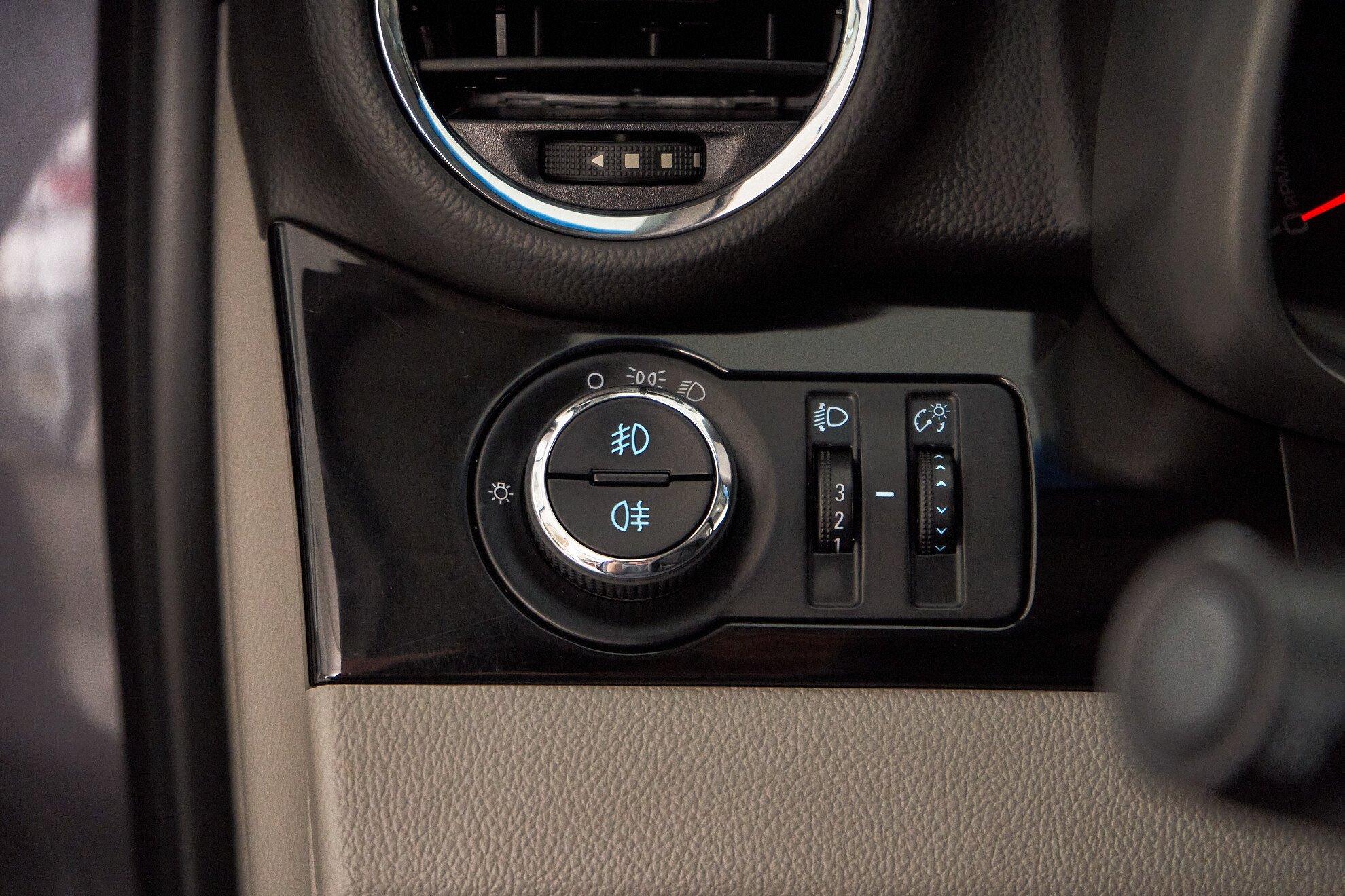 Chevrolet Orlando 2014, серый