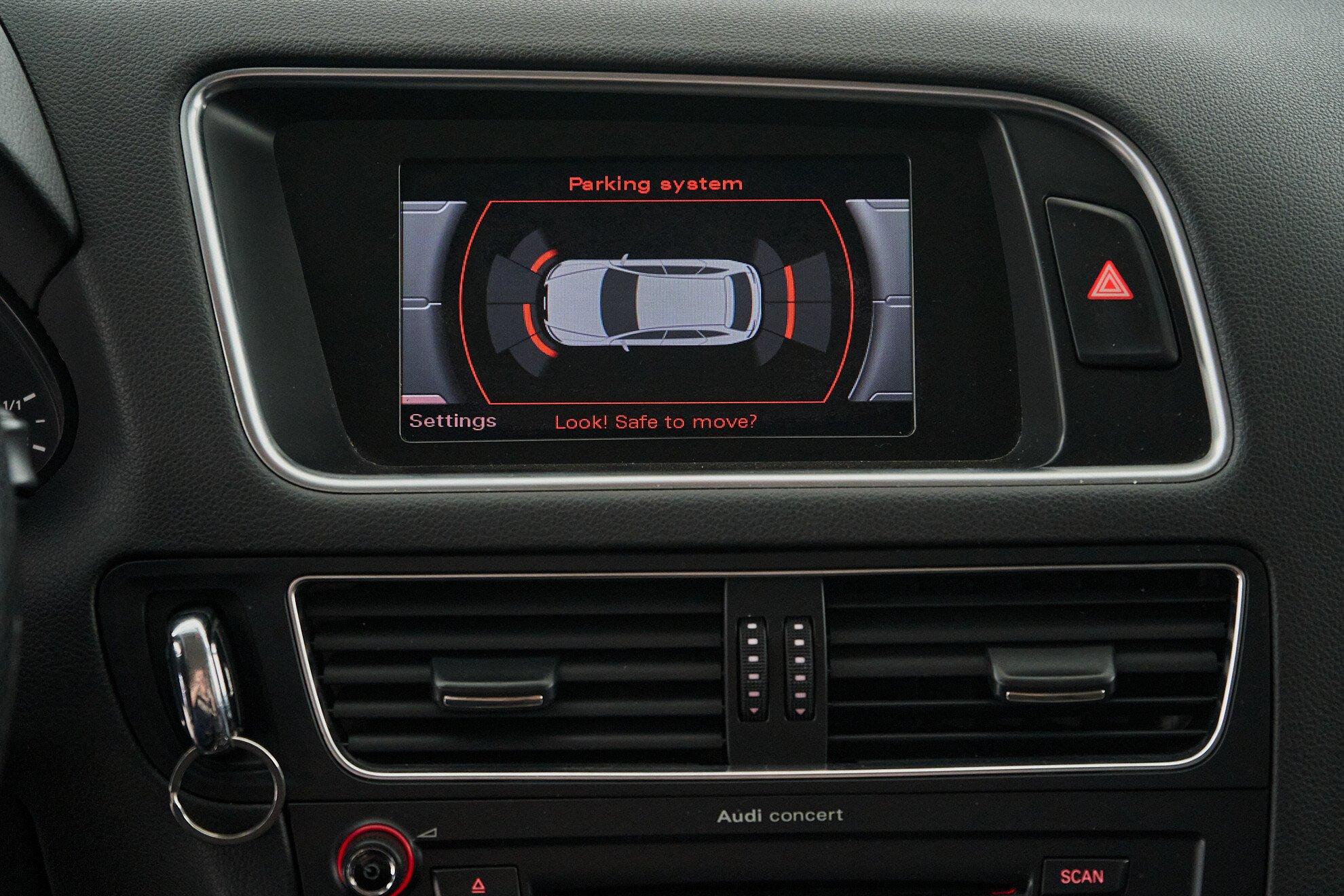 Audi Q5 2009, черный
