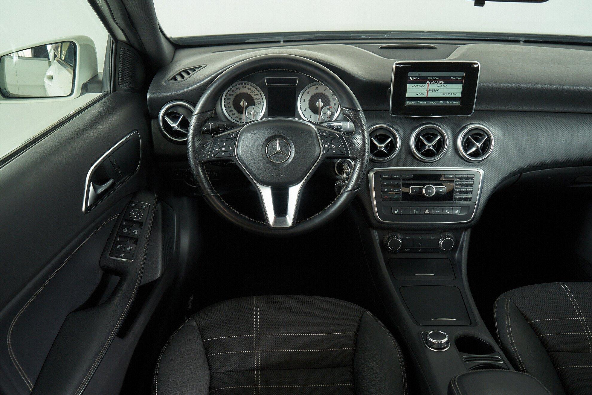 Mercedes-Benz A-Класс 2013, белый