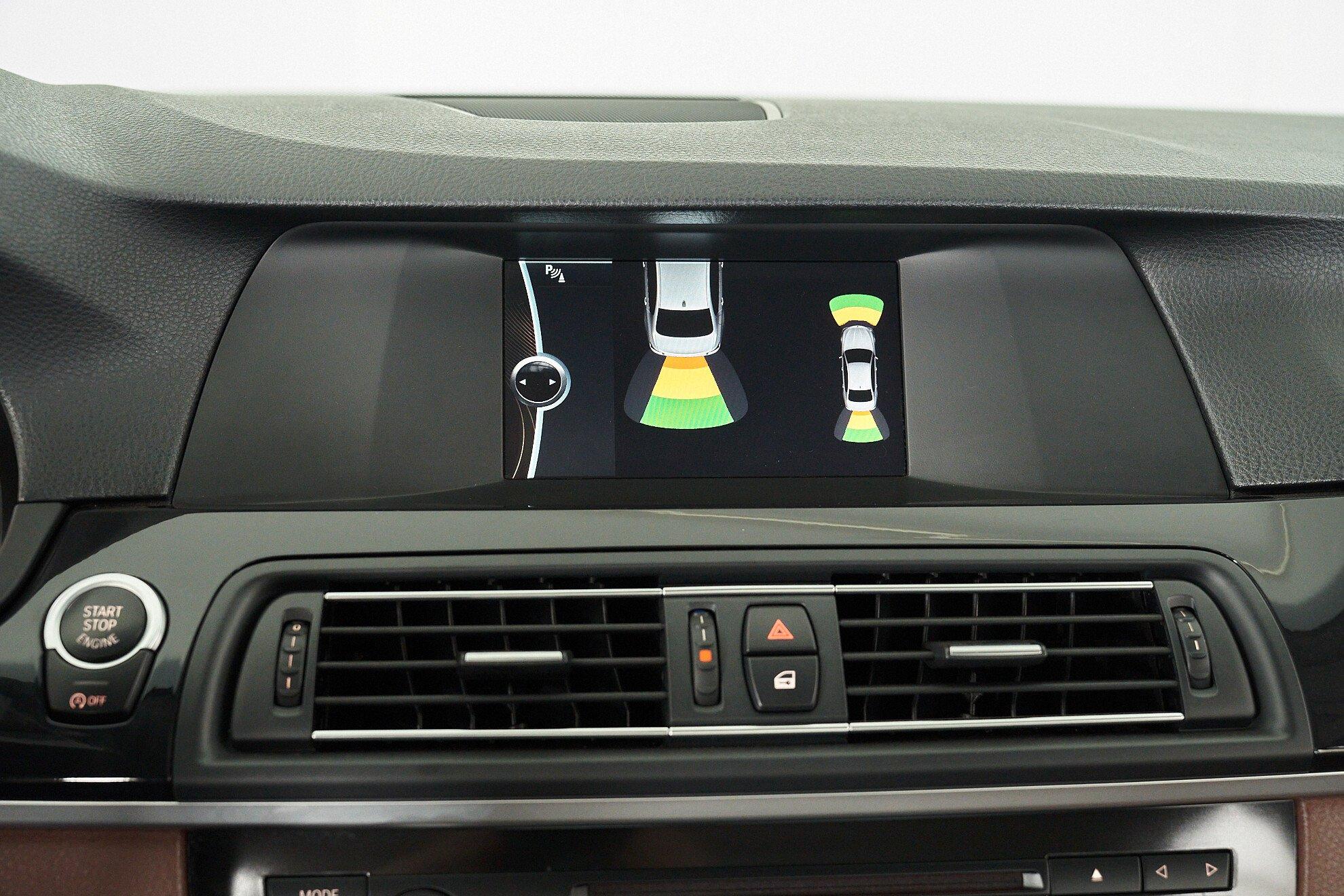 BMW 5 серии 2012, бежевый