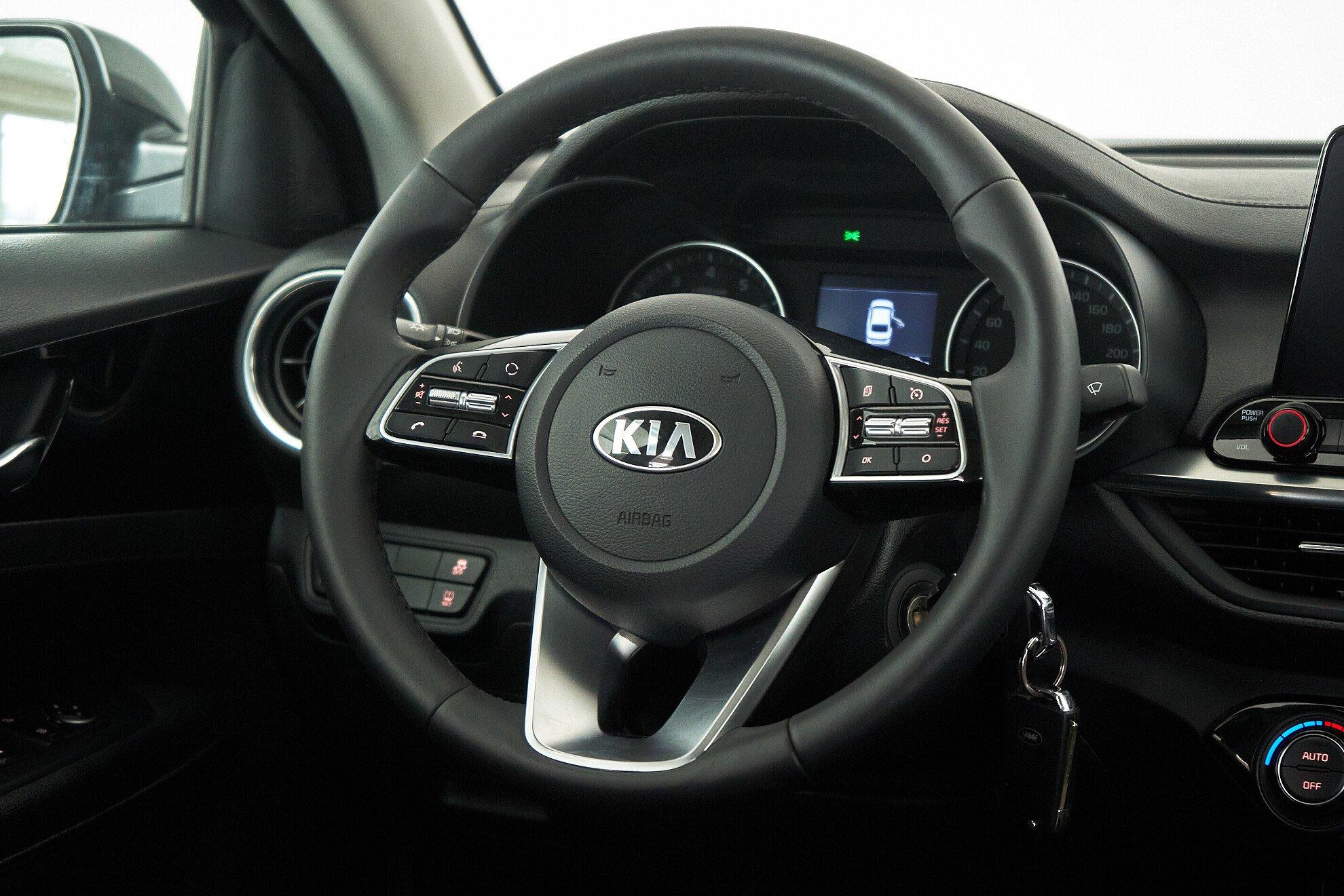 Kia Cerato 2021, серый