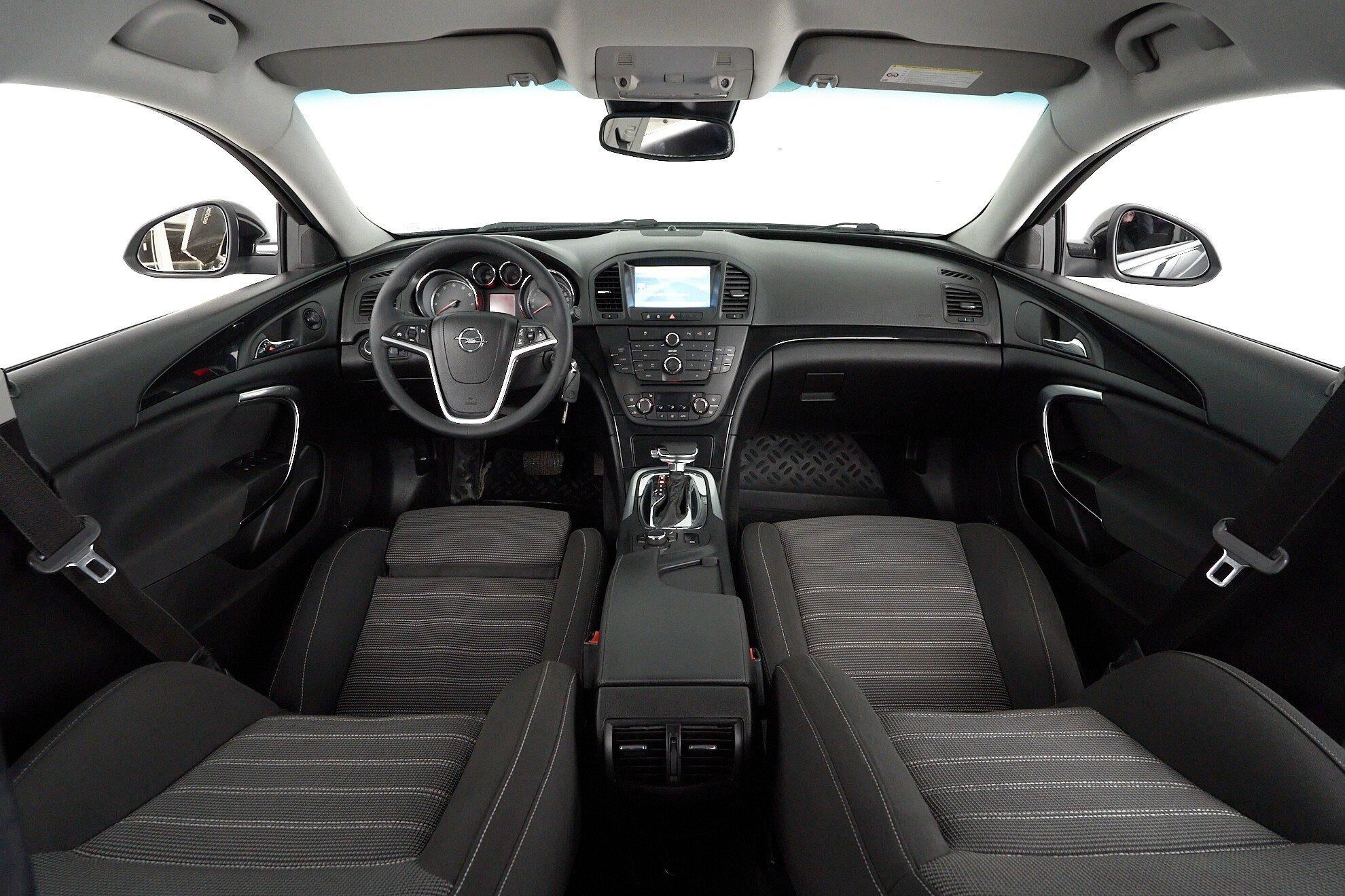 Opel Insignia 2012, черный