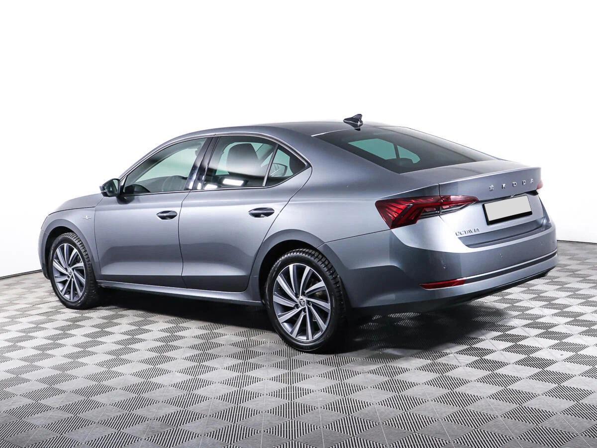 Skoda Octavia 2023, серый