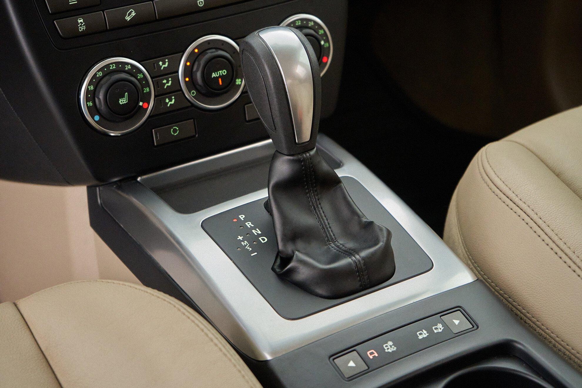 Land Rover Freelander 2013, белый