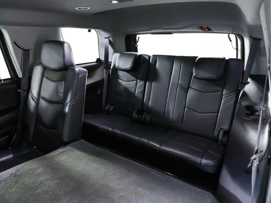 Cadillac Escalade 2018, серый