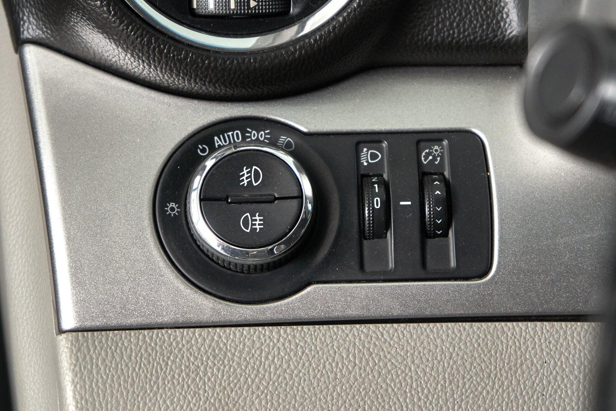Chevrolet Orlando 2013, коричневый